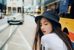 在跟女生说话的时候，应该如何找话题？有哪些技巧？