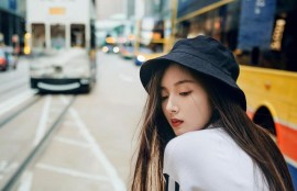 在跟女生说话的时候，应该如何找话题？有哪些技巧？