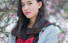 在跟女生说话的时候，应该如何找话题？有哪些技巧？