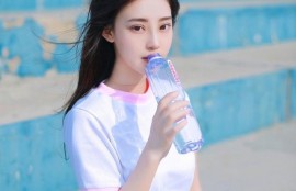 在跟女生说话的时候，应该如何找话题？有哪些技巧？