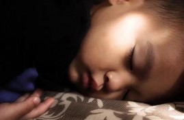 睡前给儿童读故事影响睡眠吗？