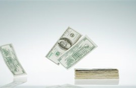 售价10万的车贷款和全款的区别是什么？哪种更划算？