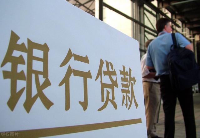 我急用钱向一个朋友借了10万元，朋友收我一个月3000元利息合适吗？