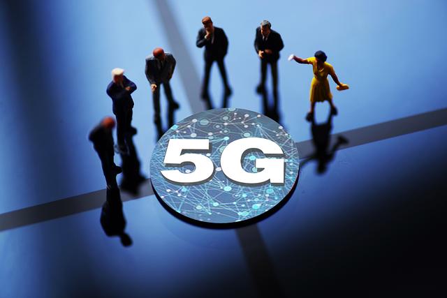 5G商用三年，运营商陷入“效益背反”陷阱
