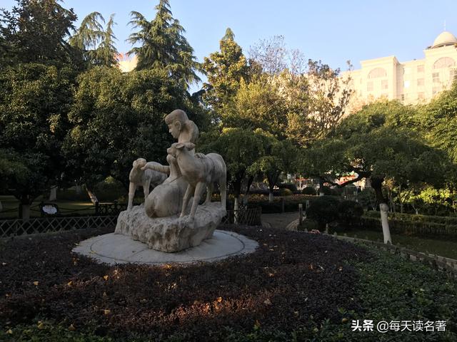 抖音上美女主播PK，那些大哥不停刷嘉年华有什么目的？