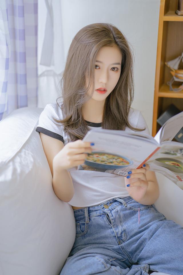 在跟女生说话的时候，应该如何找话题？有哪些技巧？